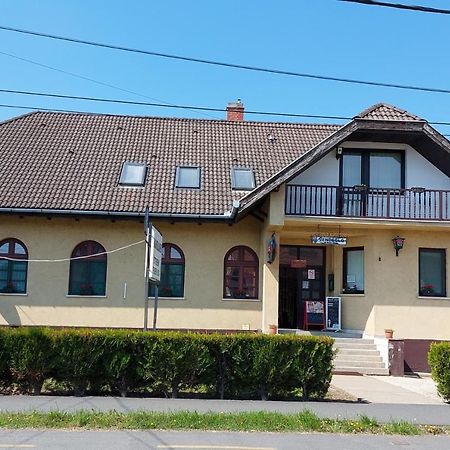 Bed and Breakfast Teke Panzió Körmend Exterior foto